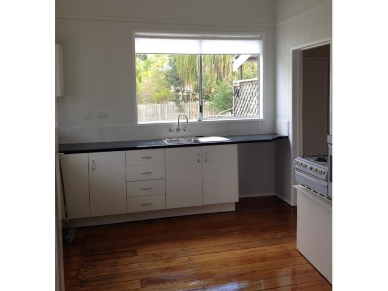 33 Nicholson Street, Allenstown QLD 4700